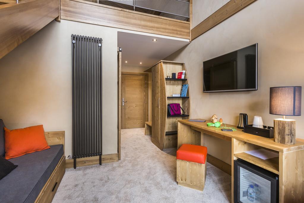 Hotel Saint Charles Val Cenis Lanslebourg-Mont-Cenis Bagian luar foto