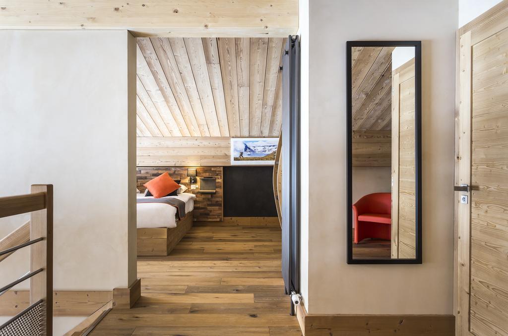 Hotel Saint Charles Val Cenis Lanslebourg-Mont-Cenis Bagian luar foto