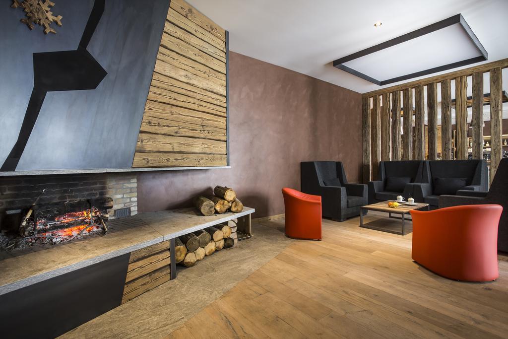Hotel Saint Charles Val Cenis Lanslebourg-Mont-Cenis Bagian luar foto