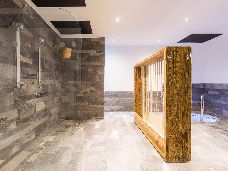 Hotel Saint Charles Val Cenis Lanslebourg-Mont-Cenis Bagian luar foto