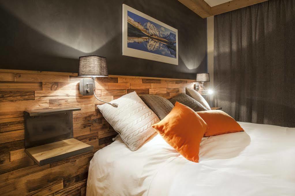 Hotel Saint Charles Val Cenis Lanslebourg-Mont-Cenis Bagian luar foto
