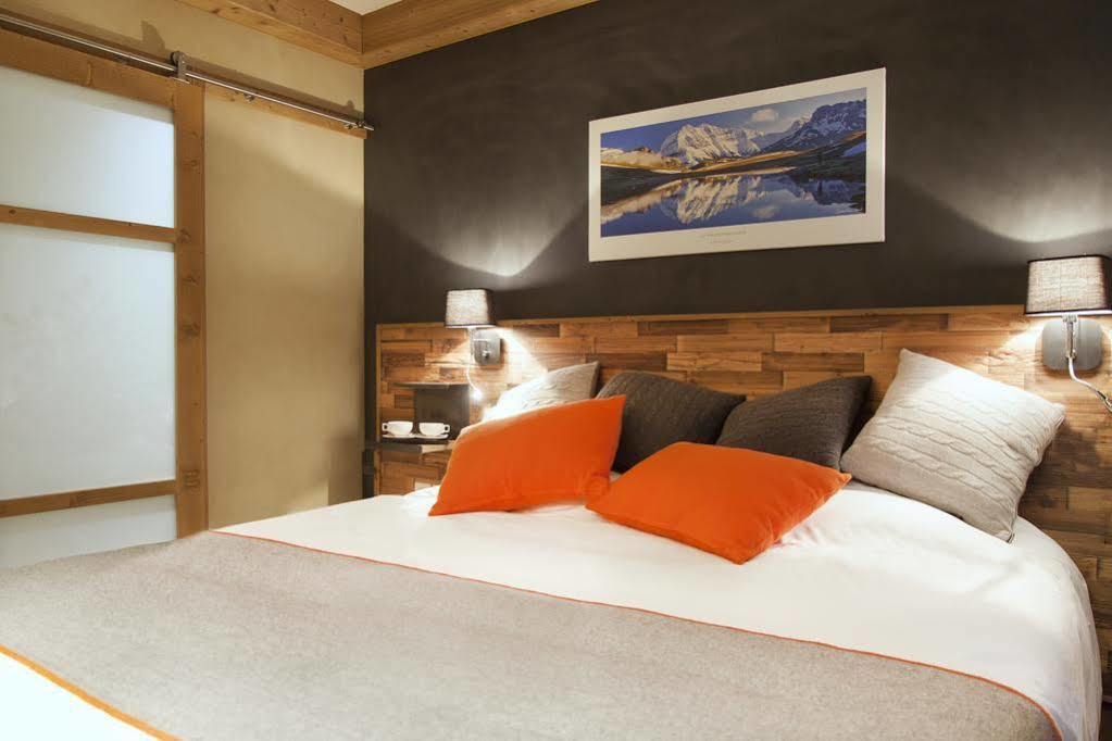 Hotel Saint Charles Val Cenis Lanslebourg-Mont-Cenis Bagian luar foto